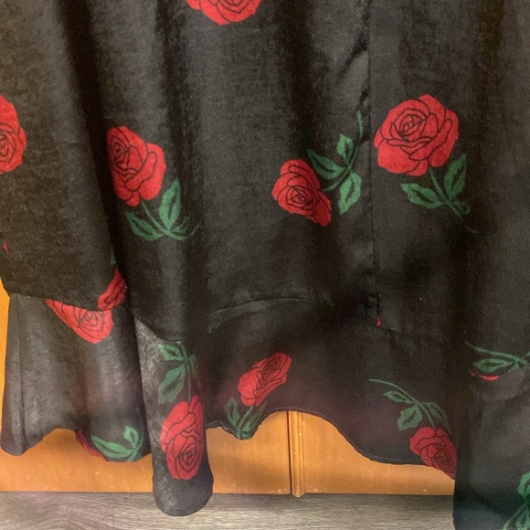 Torrid size 0 black dress with red rose pattern- short sleeved - Picture 6 of 6